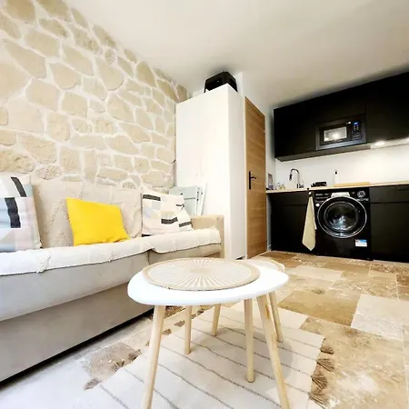 Le Borello Bleu - Joli T2 Dans Le Vieil Appartamento *