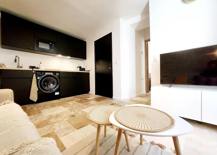 Daire Le Borello Bleu - Joli T2 Dans Le Vieil Antibes