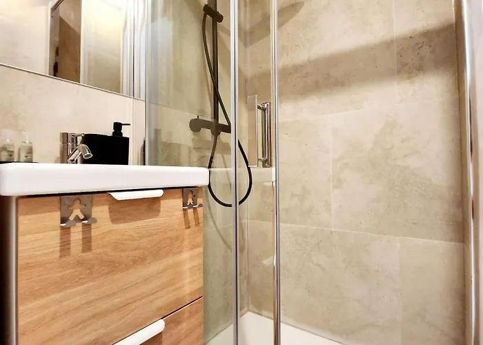 Le Borello Bleu - Joli T2 Dans Le Vieil Antibes